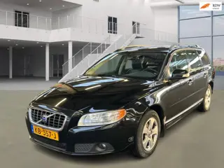 Volvo V70 2.0F Momentum|XENON|HALFLEDER|STOELVERW|PSENSOR|TREKHAAK