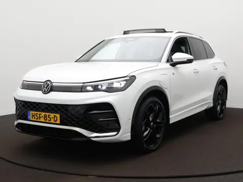 Volkswagen Tiguan 1.5 eHybrid R-Line Edition Automaat - Panoramaschuif-kanteldak - IQ light - Trekha