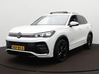 Volkswagen Tiguan 1.5 eHybrid R-Line Edition Automaat - Panoramaschuif-kanteldak - IQ light - Trekha