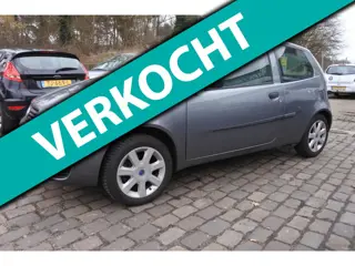 Fiat Punto 1.4-16V Young nw apk 25-3-2027 lm velgen