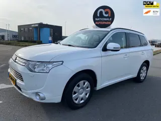 Mitsubishi Outlander 2013 * 2.0 PHEV Instyle+ * APK !! TOP AUTO