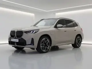 BMW X3 30e xDrive M-Sport Pro | 21" | Panorama | Trekhaak | Individual Leder | Pro Pack | Comfort Pa