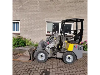 GIANT Minishovel Kniklader Wiellader Shovel