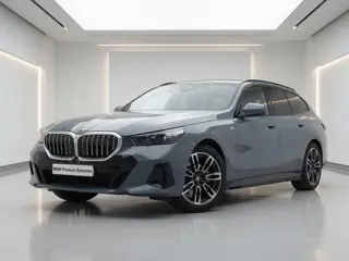 BMW 5 Serie Touring 520i M-Sport | 19" | Panorama | Driving Assistant Plus | Harman Kardon | Trekhaa