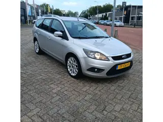Ford Focus Wagon 1.8 Ghia airco 5 drs apk nieuwen