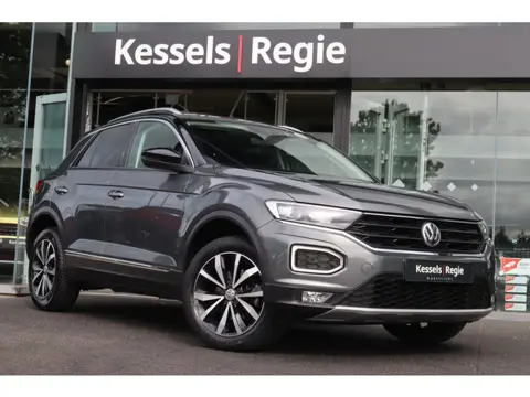 Volkswagen T-Roc 1.0 TSI Style | Pano | LED | Virtual | Sensoren | CarPlay | Navi | Clima | DAB