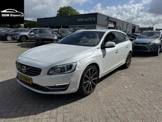Volvo V60 2.4 D5 Twin Engine Special Edition | Clima | Navi | Xenon | Pano | Leder | Tuning | 4x4 |