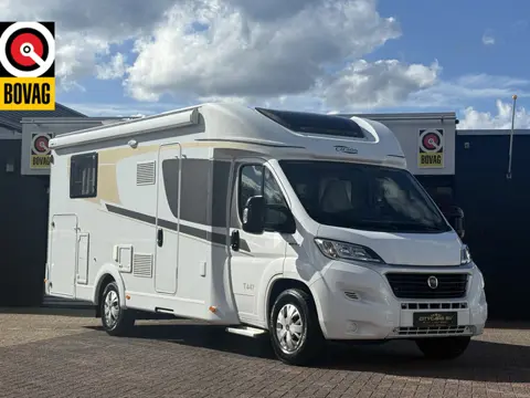 Hymer carado T 447 automaat enkele bedden luifel dakairco zonnepaneel elktr schotel tv camera fietse