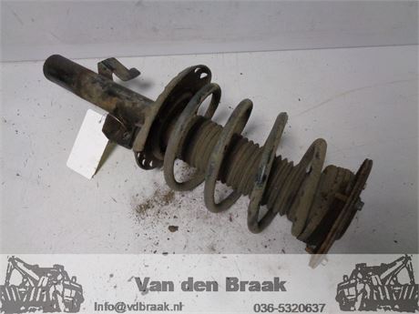 Ford Mondeo Wagon 1.6 16V 2007-2015 Veerpoot links voor