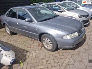 Audi A4 Limousine 1.8 5V automaat Advance 111dkm! waterpomp defect!