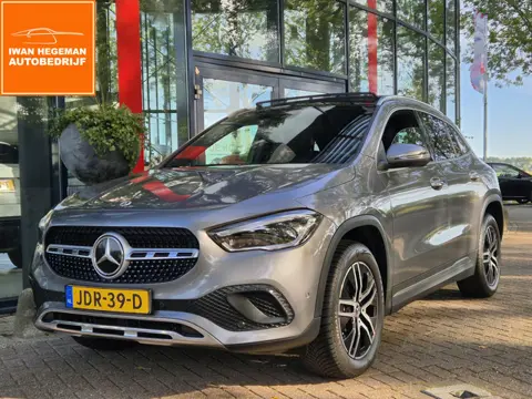 Mercedes-Benz GLA-klasse 250 e AUTOMAAT | SOH 96,71% | Panormadak | Climate Control | Navigatie | Pa