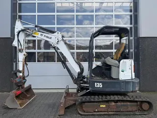 Bobcat E35 (bj 2011)