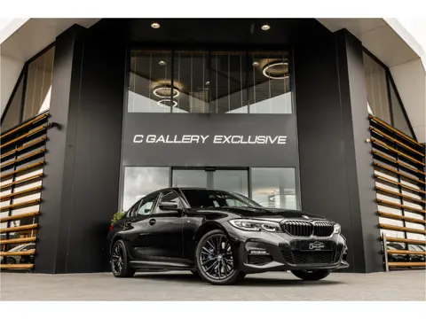BMW 3-serie 330e High Executive - M Sport | Origineel NL | Stoelverwarming | Cruise Control | 18" In