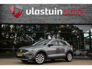 Volkswagen T-Roc 1.5 TSI Sport , Adap. cruise, Trekhaak, Stoel/stuurverwarming,