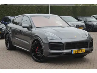 Porsche Cayenne Coupé 3.0 E-Hybrid / Trekhaak / Panoramadak / 360Camera / Softclose / Sportuitlaat /