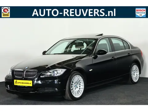 BMW 3-serie 325xi xDrive Panorama / Opendak / Navigatie / Cruise / PDC / Bluetooth
