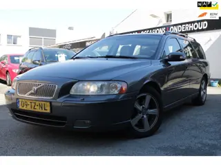 Volvo V70 2.0T Edition Sport | Airco | Cruise control | Pano | Parkeersensoren | Stoelverwarming | E