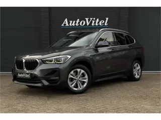 BMW X1 xDrive25e | Elektrische Klep | PDC V + A | LED | Apple Carplay | DAB | 20x op voorraad !