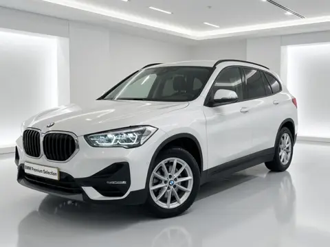 BMW X1 sDrive18i Automaat | Trekhaak | Stoelverwarming | PDC | Navi | 2 jaar BMW Garantie |