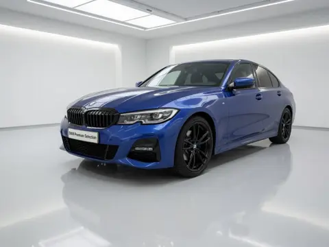 BMW 3-serie 320i M-Sport | 19" | Elektrisch verstelbare voorstoelen | Extra getint glas achter | Voo