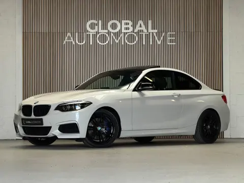 BMW 2-serie Coupé M240i xDrive Executive - SCHUIFDAK - M PERFORMANCE UITLAAT - HARMAN KARDON