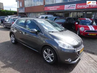 Peugeot 208 1.2 VTi Allure/Airco/LM velgen/5drs