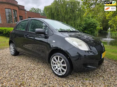 Toyota Yaris 1.0 VVTi + 5-deurs *117.000km* apk:06-2027