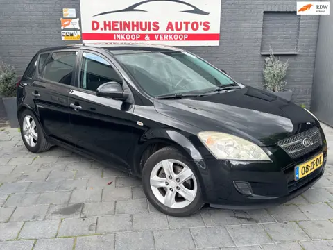 Kia Cee'd 1.6 X-tra *APK NIEUW*