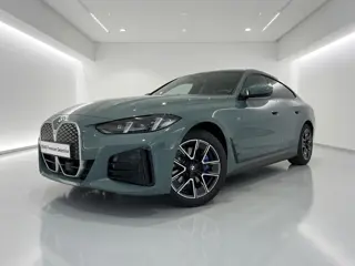 BMW i4 eDrive40 84 kWh M-Sport | Hifi | Voorbereiding Driving Assistance | Privacy Glass | Stoelverw
