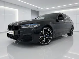 BMW 5 Serie Touring 540i xDrive M-Sport | Panorama | CoPilot | Trekhaak | Lederen Dash | 20" | Indiv