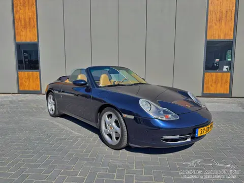 Porsche 911 CARRERA 4 - Cabriolet