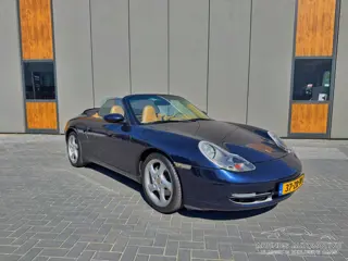 Porsche 911 CARRERA 4 - Cabriolet