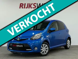 Toyota Aygo 1.0 VVT-i Dynamic Blue Airco/Bluetooth/Elektrische ramen