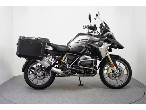 BMW R 1200 GS GERESERVEERD YB T/M 17-06 (bj 2017)