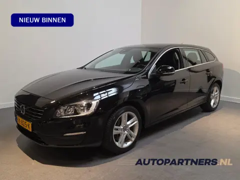 Volvo V60 2.4 D5 Twin Engine Momentum - Stoelverwarming - Navi
