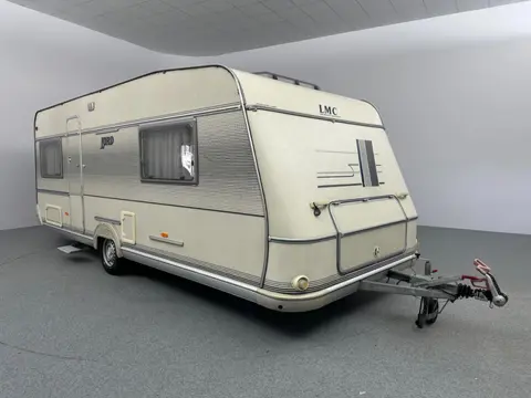 LMC Lord Ambassador 560 Queensbed Voortent Fietsendrager