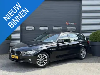 BMW 3-serie Touring 320d Upgrade Edition | Navigatie | Lederen Bekleding | Airco | Lichtmetalen Velg
