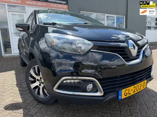 Renault Captur 0.9 TCe Expression met trekhaak en parkeersensoren en navigatie en bluetooth telefoon