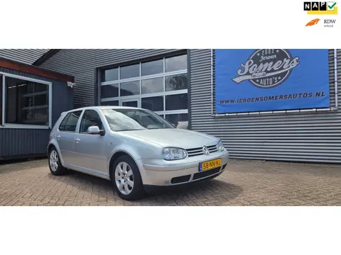 Volkswagen Golf 1.6-16V FSI Pacific