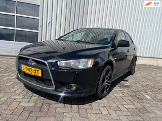 Mitsubishi Lancer Sportback 1.8 Inform SCHADEAUTO!