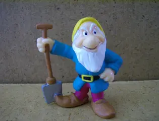 Sneeuwwitje / 7 dwergen poppetje 10 adv5531