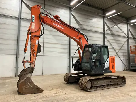 Hitachi ZX 135 US 5-B (bj 2015)