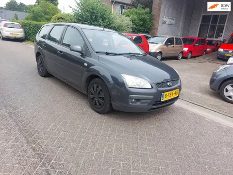 Ford Focus Wagon 1.6-16V Ambiente