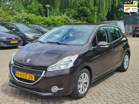 Peugeot 208 1.2 VTi Envy|NAVI|CruiseControl|PDC|CLIMA|NAP