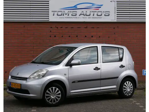 Daihatsu Sirion 2 1.3-16V Comfort nieuwe apk.