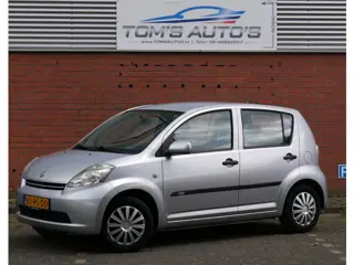 Daihatsu Sirion 2 1.3-16V Comfort nieuwe apk.