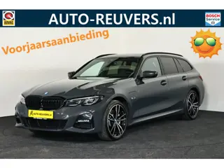 BMW 3 Serie Touring 330e xDrive M-Sport / Panorama / ACC / Cam / Carbon / CarPlay