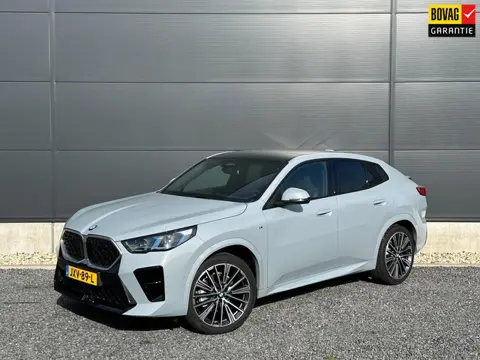 BMW X2 SDrive20i M-sport pro | Driving Assistant Plus | Massage | Elek stoel | Memory | Pano | LED