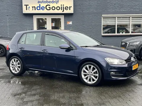 Volkswagen Golf 1.4 TSi 140 pk ACT Highline | NAV. | ALCANTARA | TREKHAAK AFN. |