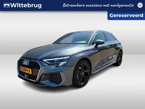 Audi A3 Sportback 30 TFSI S edition / NAVI / APP.Connect / CAMERA / 18"LMV / Verwarmde stoelen